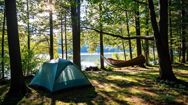 15 astuces pour un camping économique et nature réussi